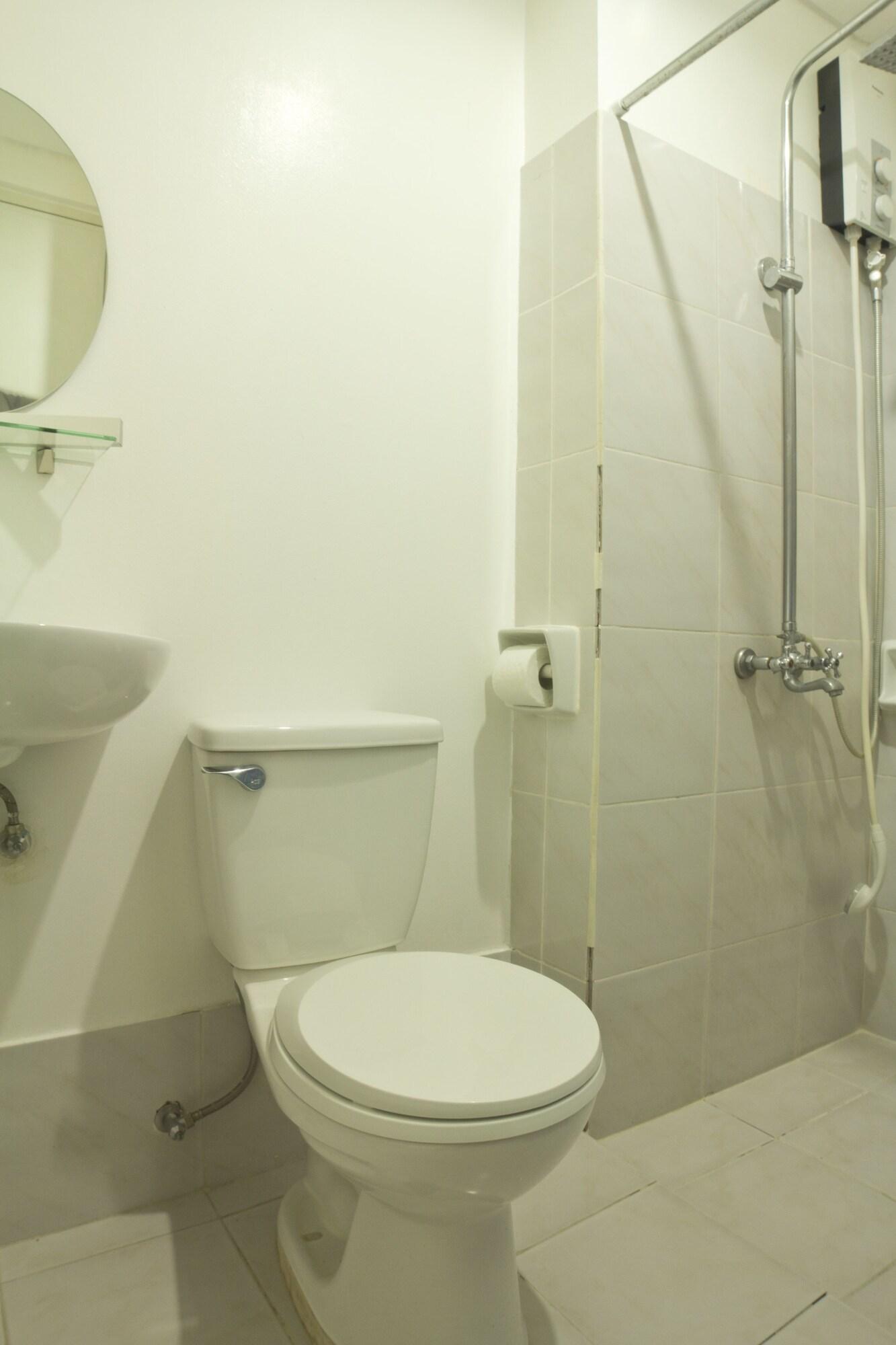 Oyo 893 Dian Suites Makati Μανίλα Εξωτερικό φωτογραφία