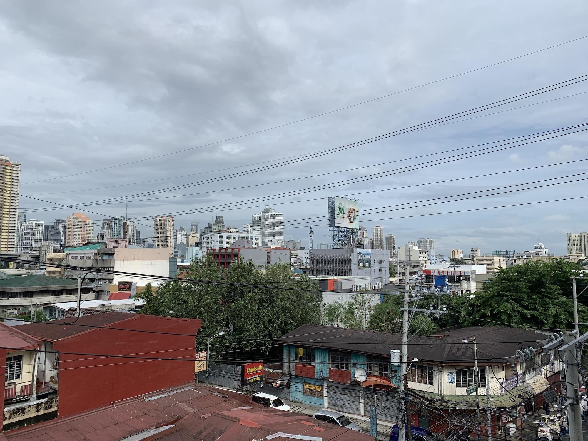 Oyo 893 Dian Suites Makati Μανίλα Εξωτερικό φωτογραφία