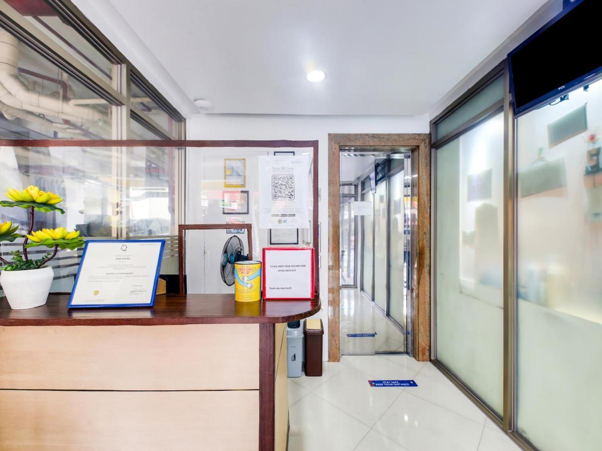 Oyo 893 Dian Suites Makati Μανίλα Εξωτερικό φωτογραφία