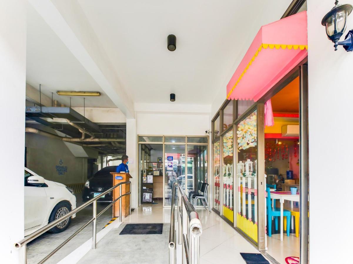 Oyo 893 Dian Suites Makati Μανίλα Εξωτερικό φωτογραφία