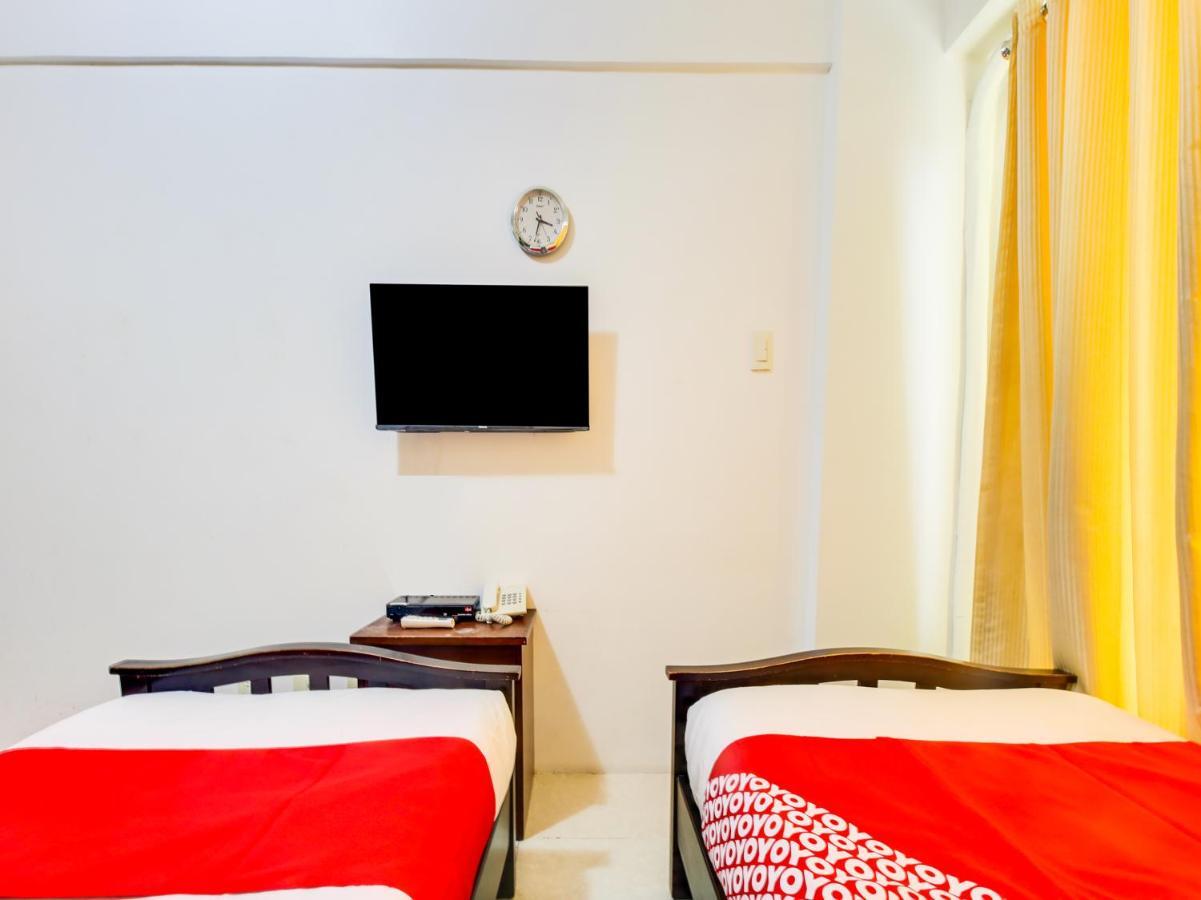 Oyo 893 Dian Suites Makati Μανίλα Εξωτερικό φωτογραφία