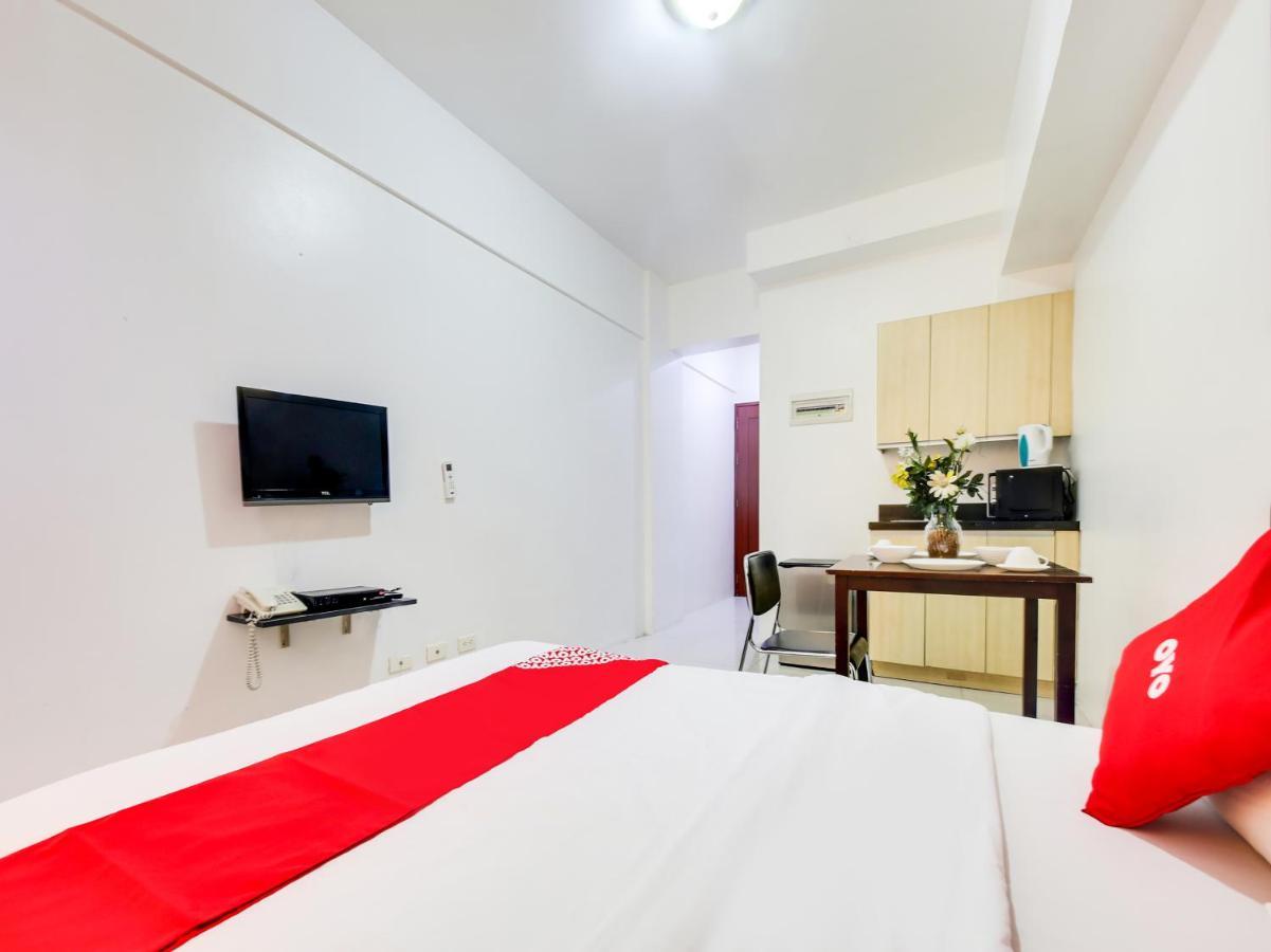 Oyo 893 Dian Suites Makati Μανίλα Εξωτερικό φωτογραφία