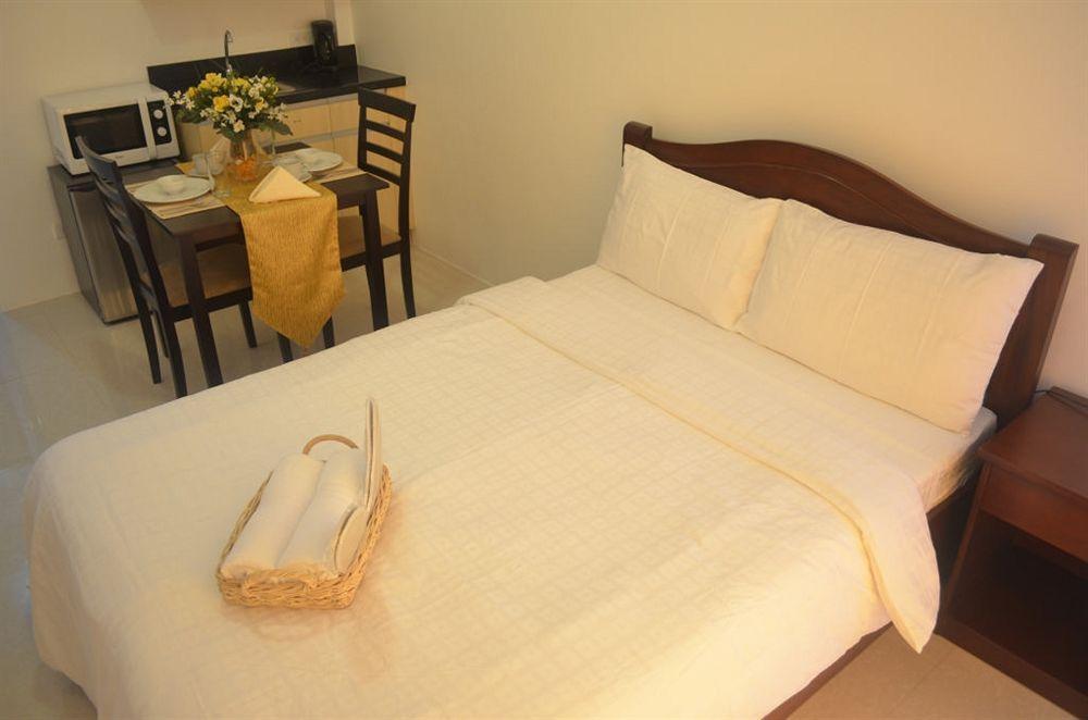 Oyo 893 Dian Suites Makati Μανίλα Εξωτερικό φωτογραφία