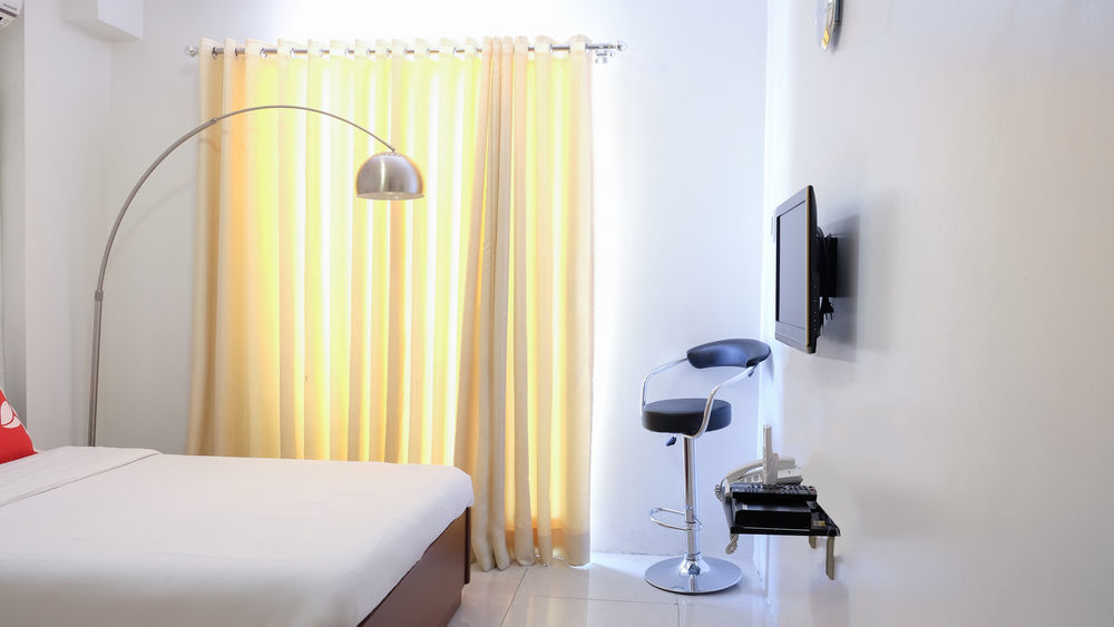 Oyo 893 Dian Suites Makati Μανίλα Εξωτερικό φωτογραφία